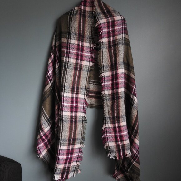 Large 100% Acrylic Plaid Pink & Green Scarf - Picture 2 of 12